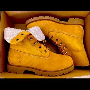 NEW IN BOX TIMBERLAND LINDEN WOODS WP FLEECE FOLD DOWN NUBUCK WOMEN’S SHOES SZ 7